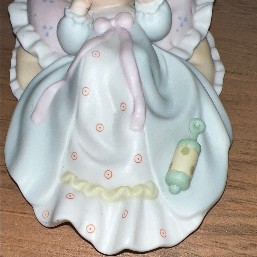 Vintage 1999 Precious Moments by Enesco “Dedicated To God” Baby Figurine - Picture 8 of 16